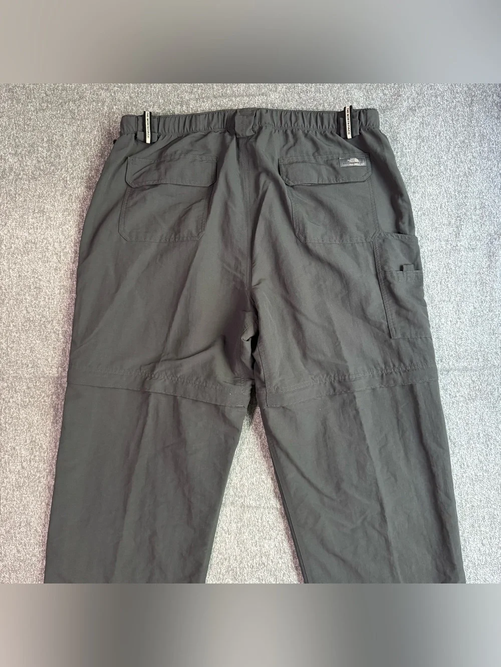 North Face Paramount Peak Convertible Cargo Pants/Shorts Mens XL Dark Grey A146